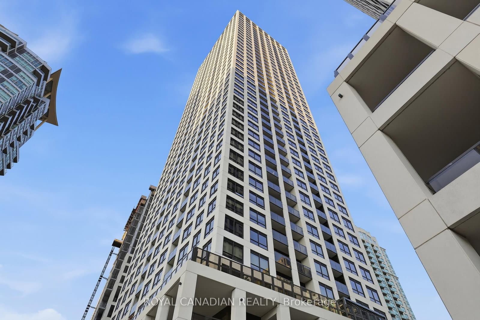 30 Elm Drive W, Unit PH 02 thumbnail 13