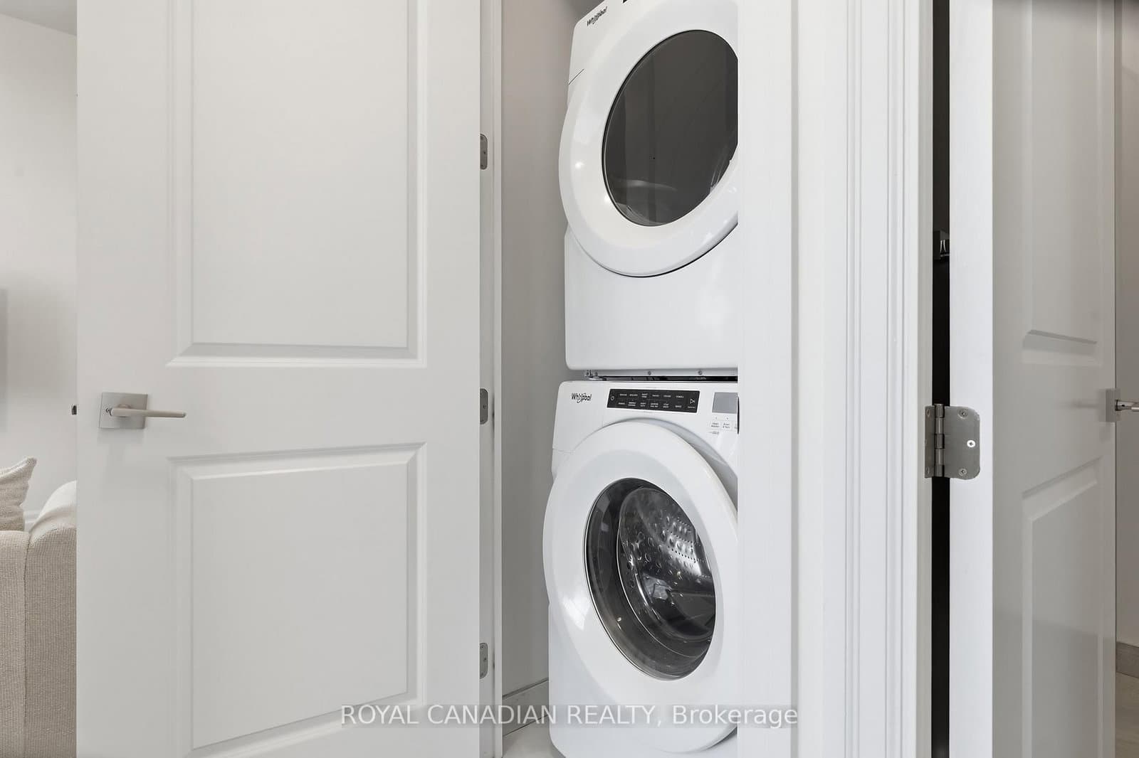 30 Elm Drive W, Unit PH 02 thumbnail 25