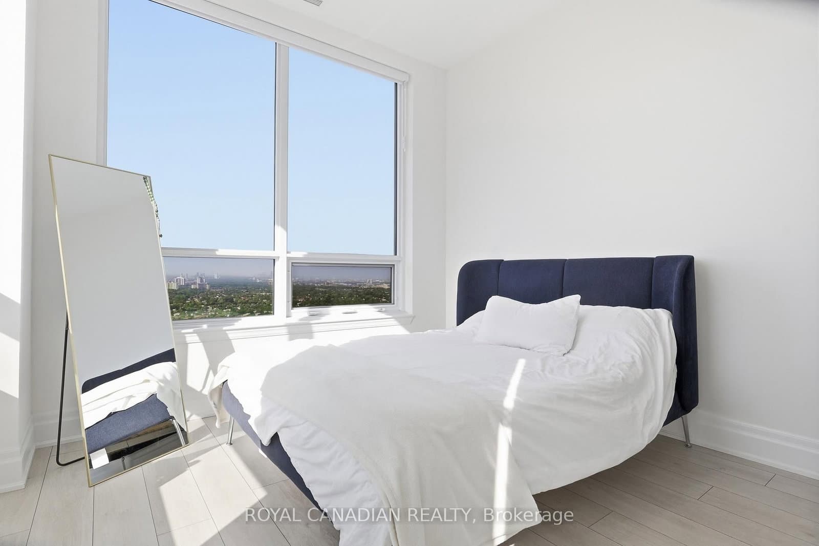 30 Elm Drive W, Unit PH 02 thumbnail 33