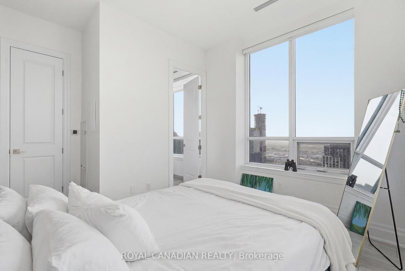 30 Elm Drive W, Unit PH 02 thumbnail 36