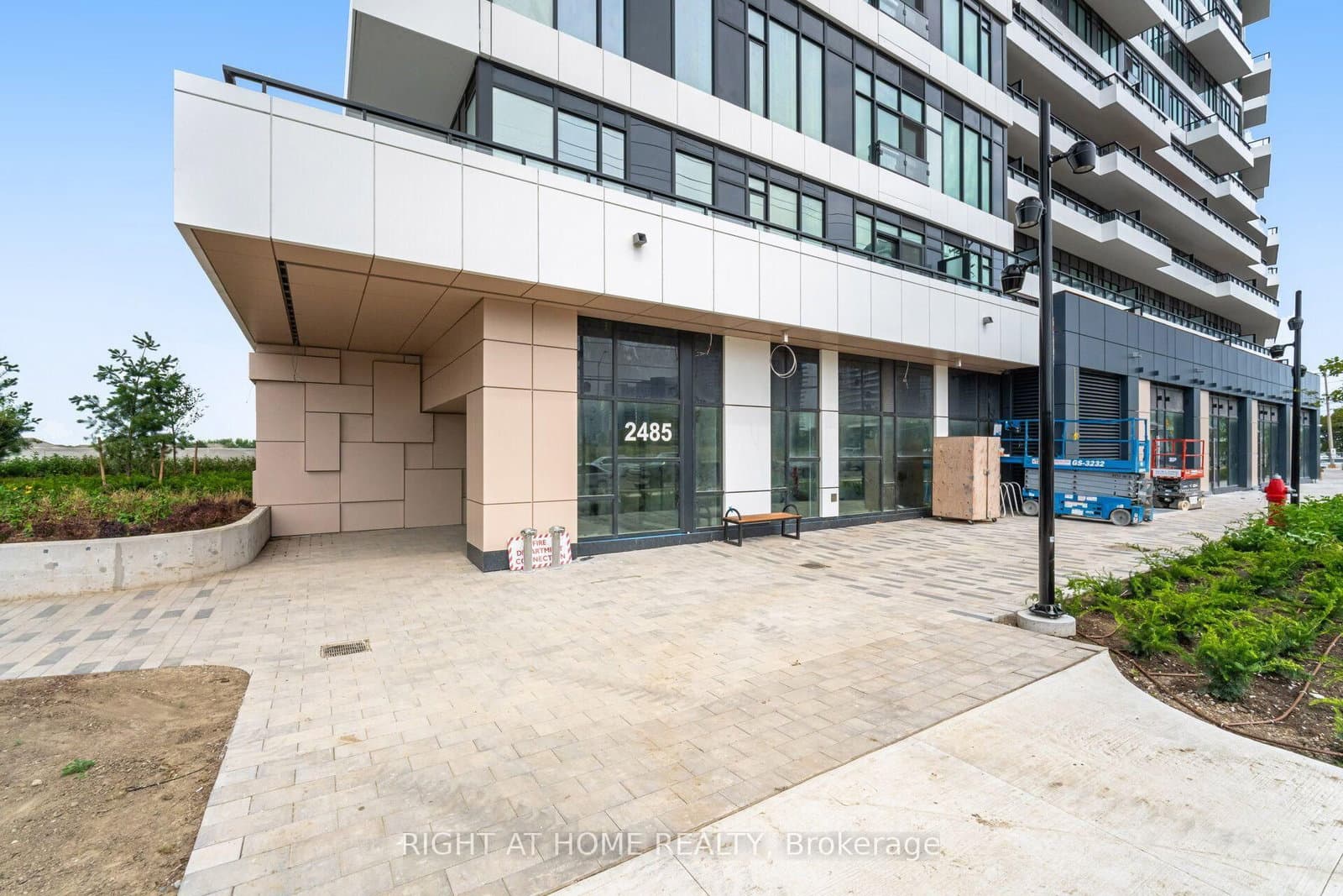 2485 Eglinton Avenue W, Unit 1401 thumbnail 40