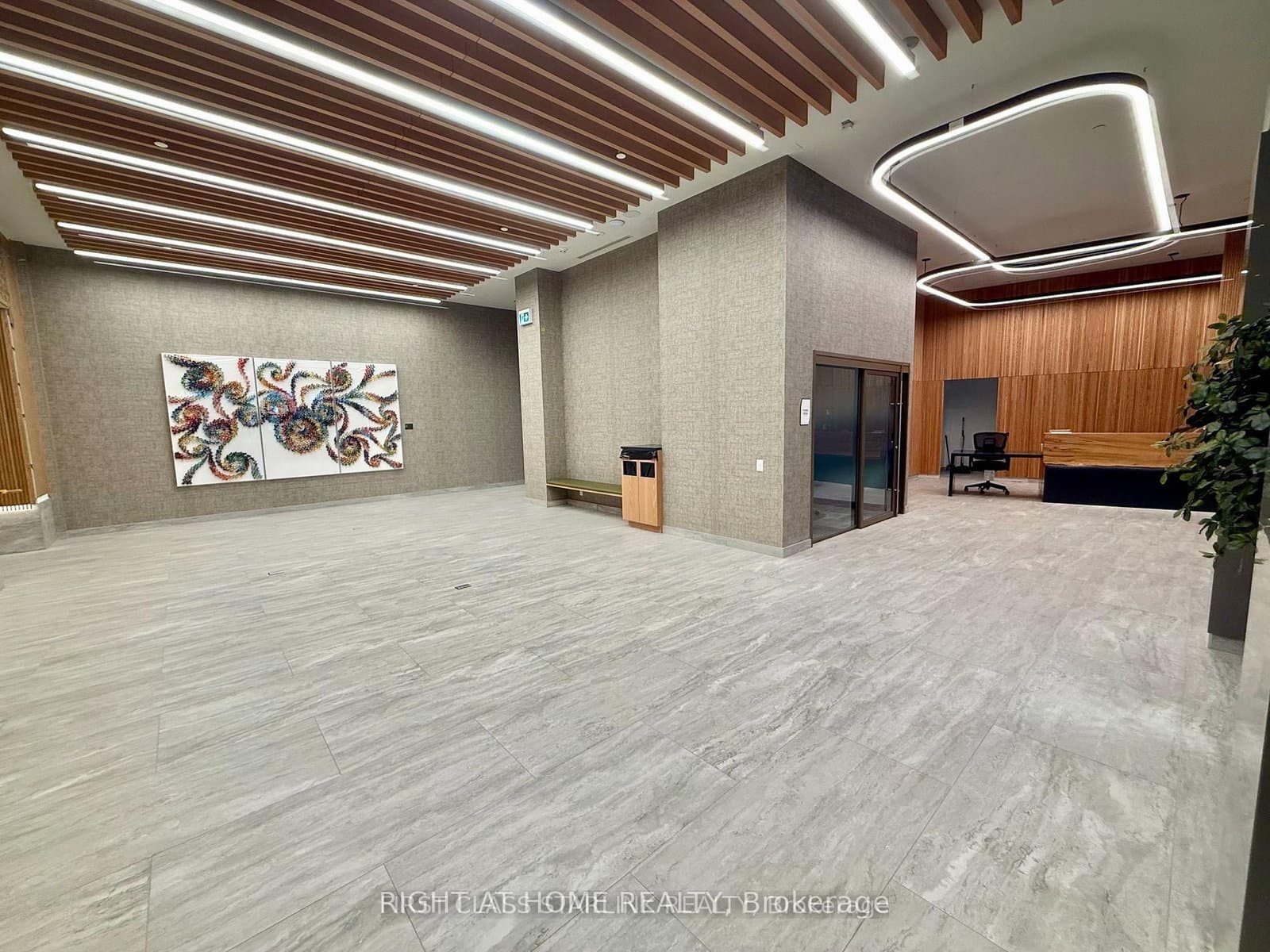 2485 Eglinton Avenue W, Unit 1401 thumbnail 6