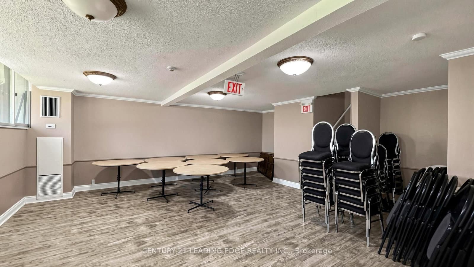 11 Wincott Drive, Unit 914 thumbnail 41