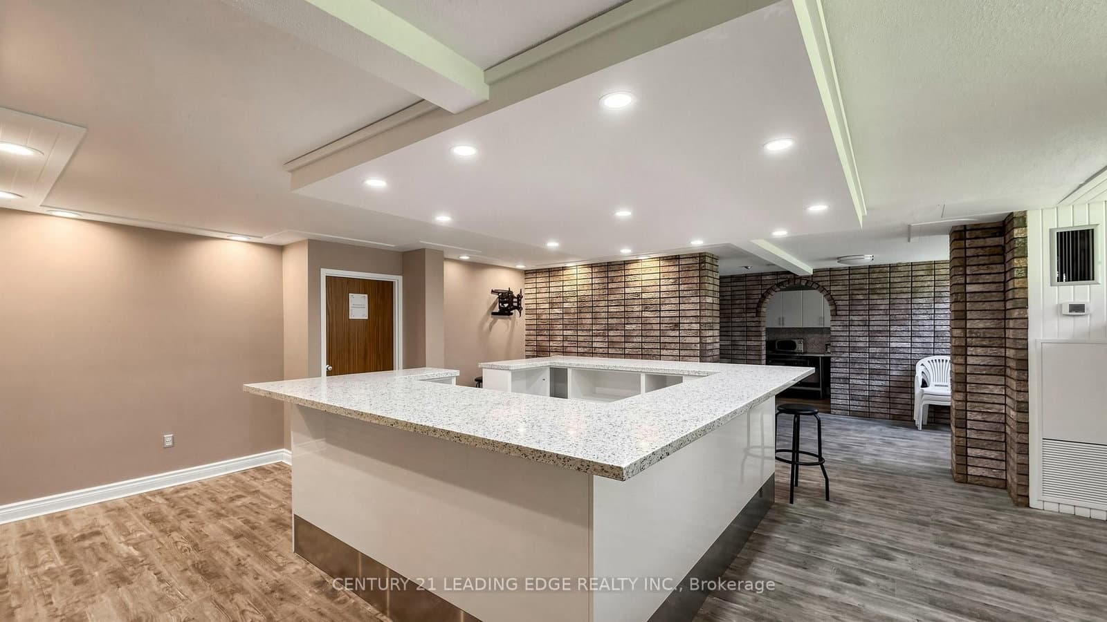11 Wincott Drive, Unit 914 thumbnail 42