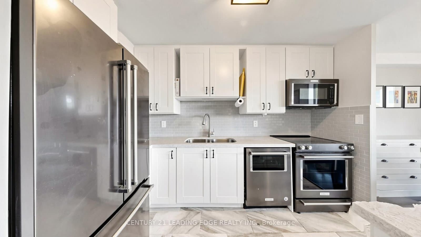 11 Wincott Drive, Unit 914 thumbnail 5