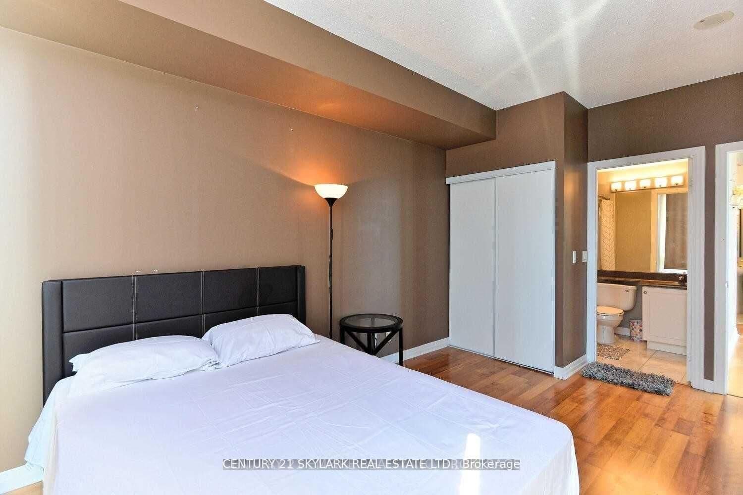 3939 Duke Of York Boulevard, Unit 3007 thumbnail 26