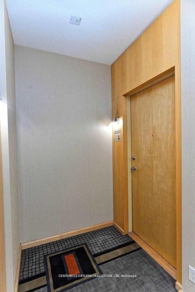 3939 Duke Of York Boulevard, Unit 3007 thumbnail 7