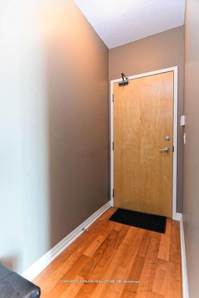 3939 Duke Of York Boulevard, Unit 3007 thumbnail 8