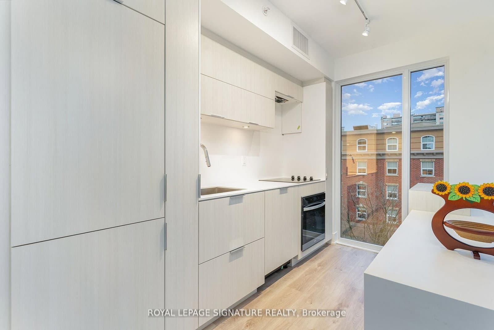 370 Martha Street, Unit 304 thumbnail 10