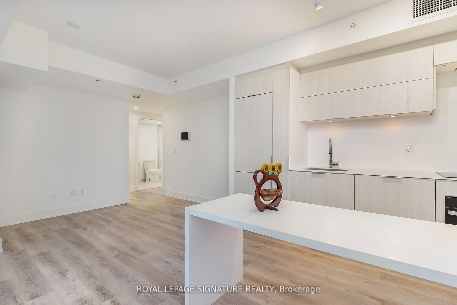 370 Martha Street, Unit 304 thumbnail 13