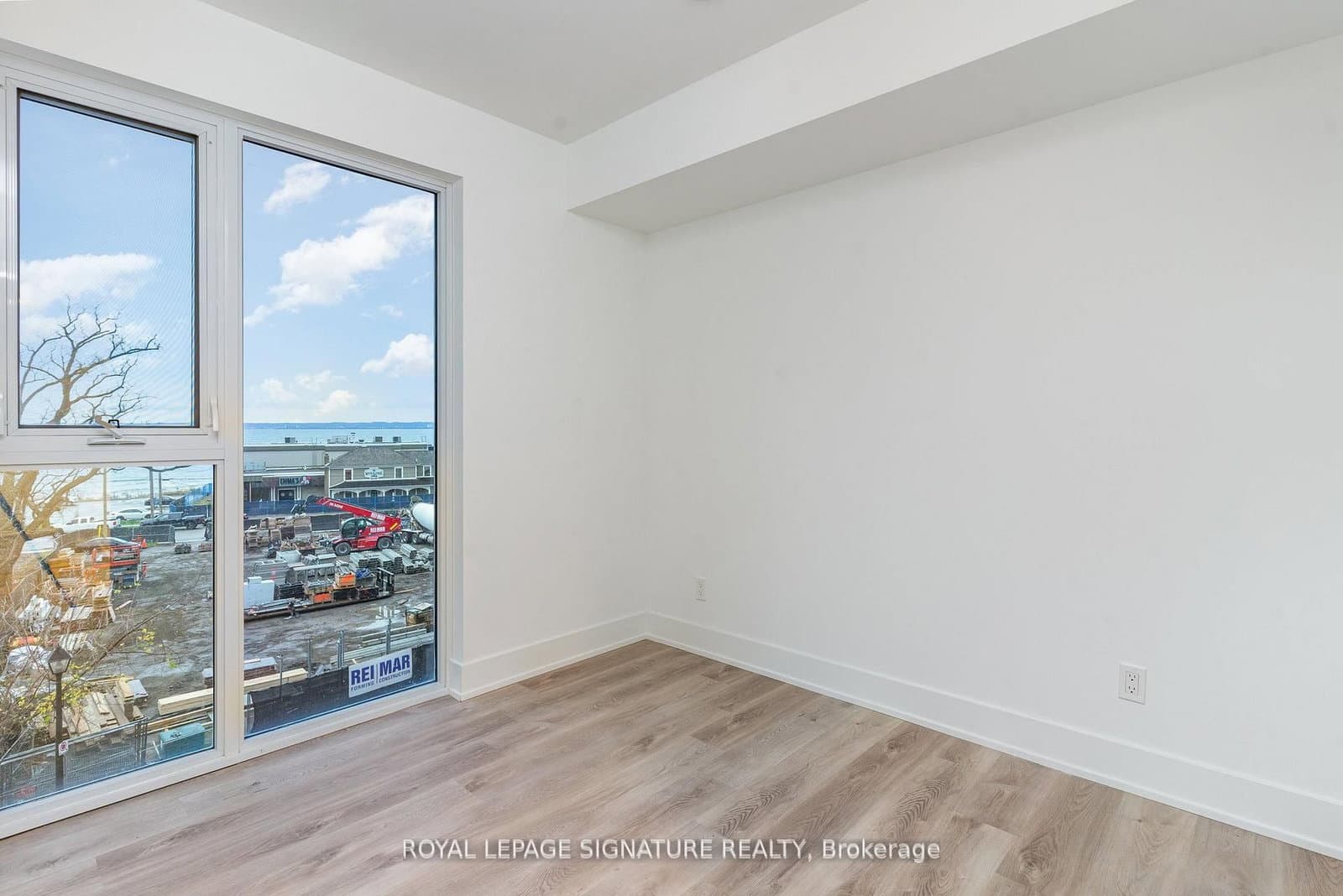 370 Martha Street, Unit 304 thumbnail 20