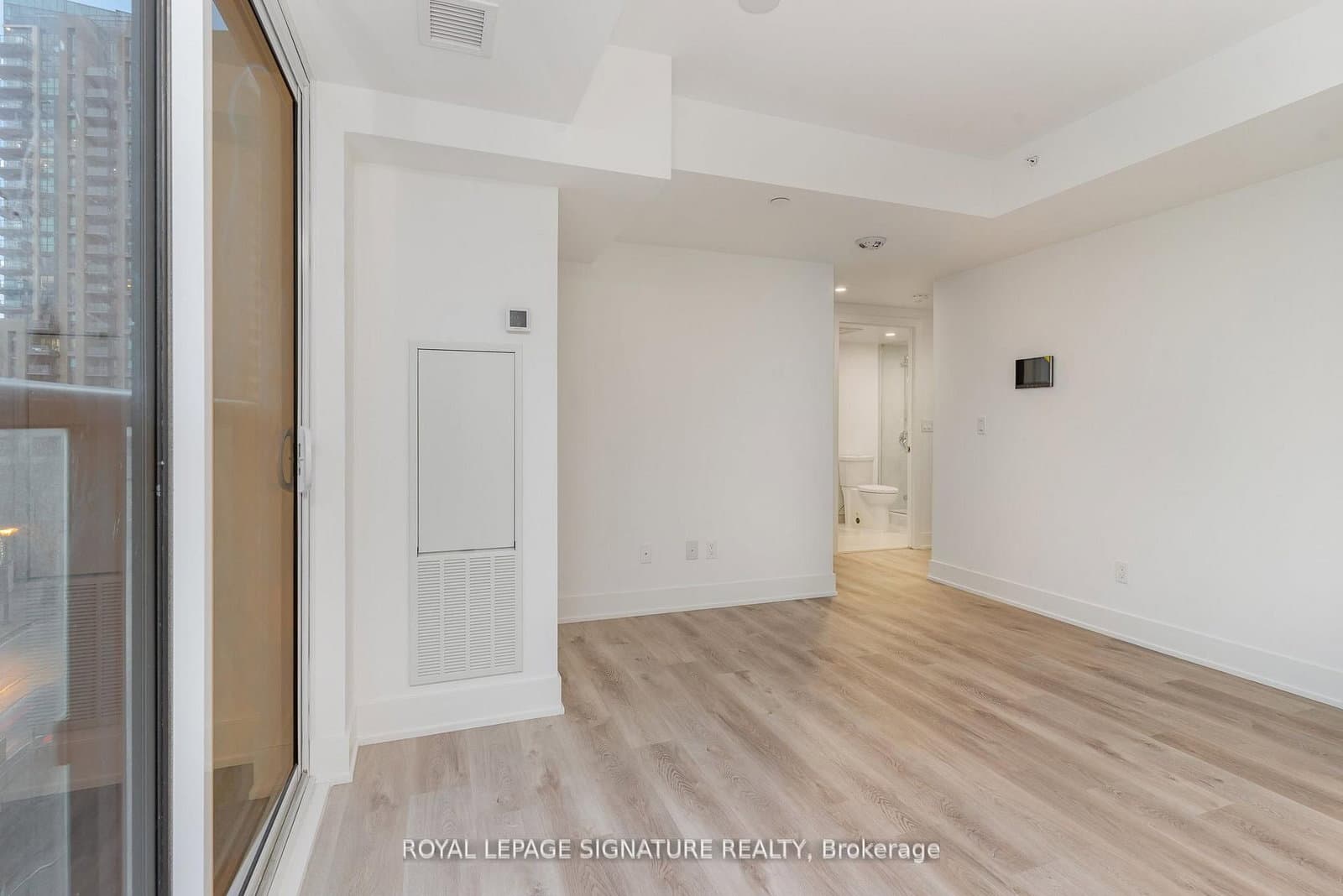 370 Martha Street, Unit 304 thumbnail 4