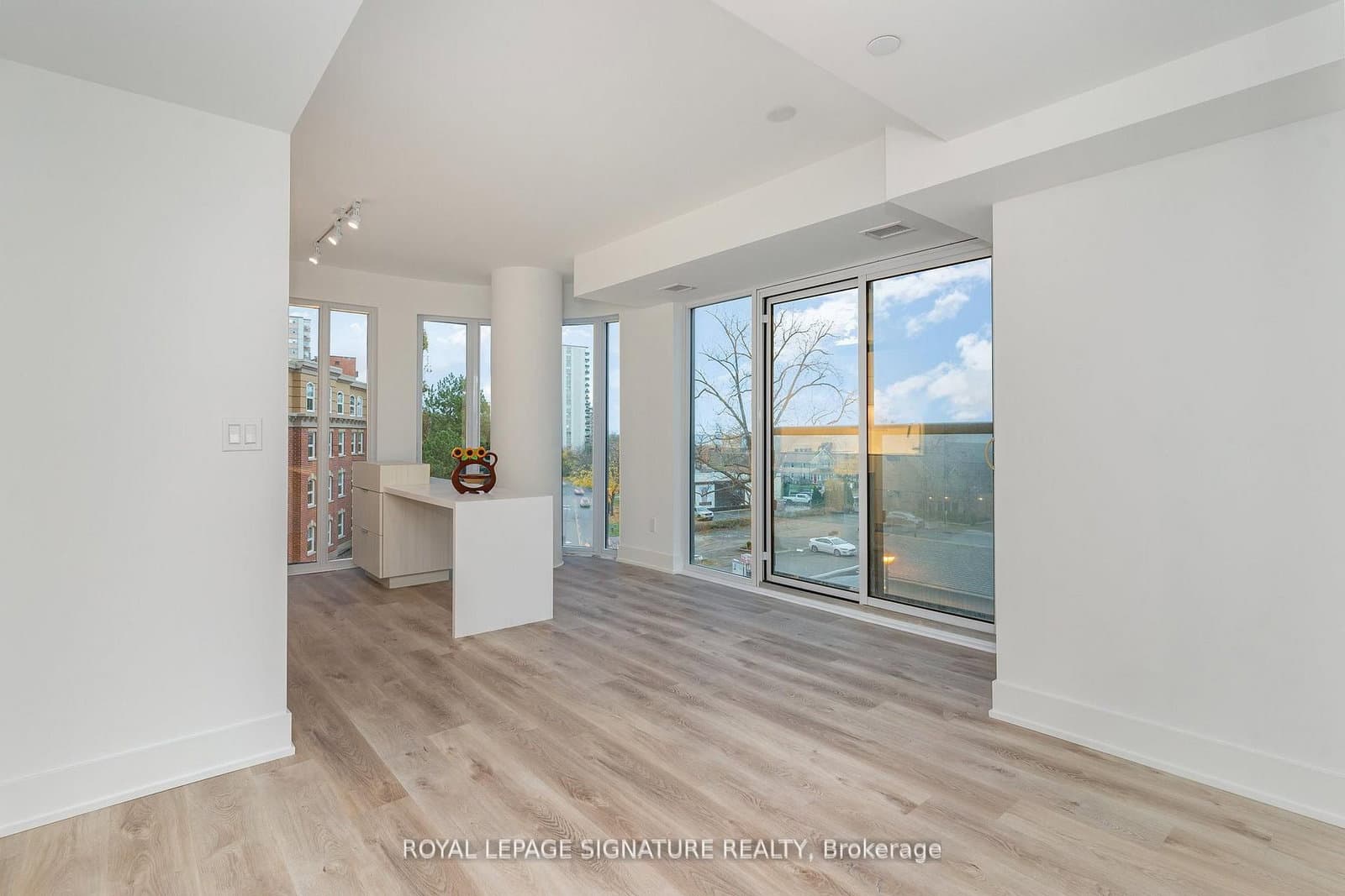 370 Martha Street, Unit 304 thumbnail 5