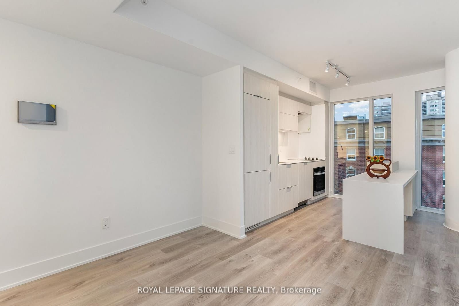 370 Martha Street, Unit 304 thumbnail 8