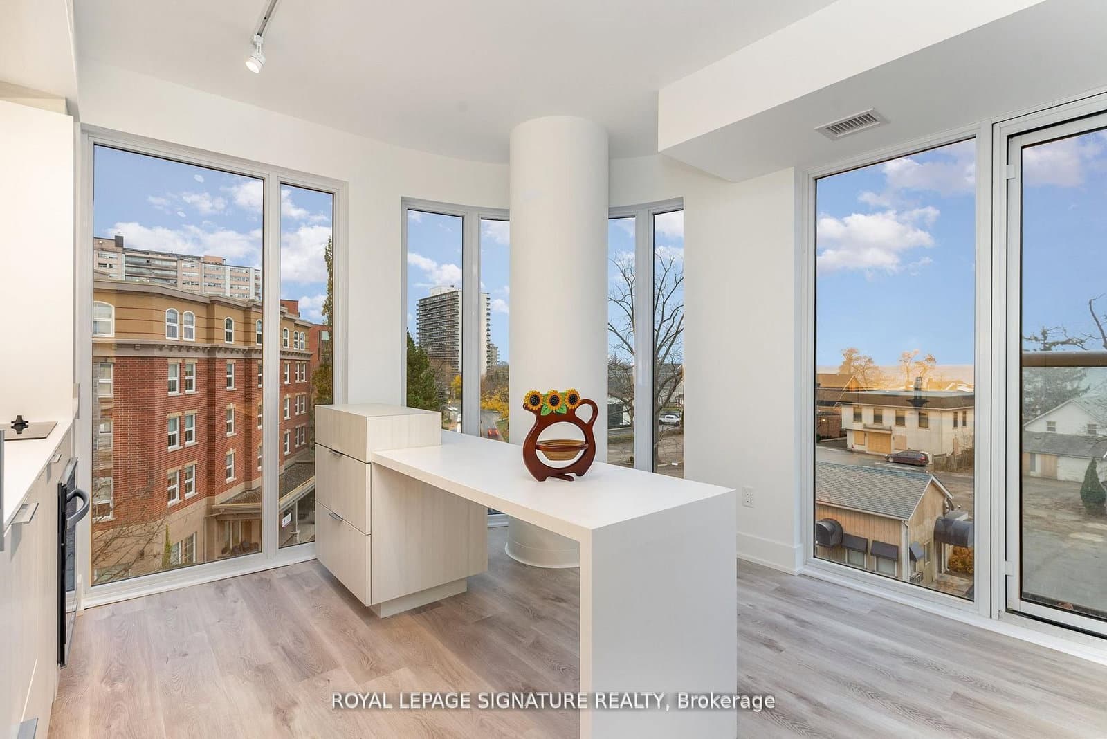 370 Martha Street, Unit 304 thumbnail 11