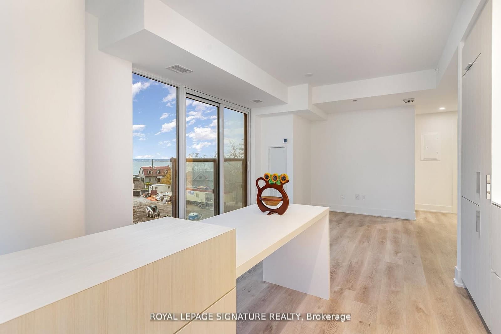 370 Martha Street, Unit 304 thumbnail 12
