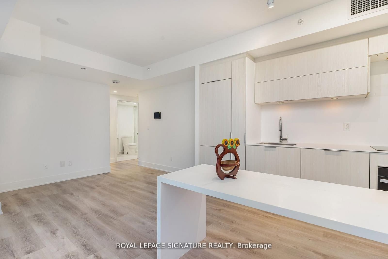 370 Martha Street, Unit 304 thumbnail 13