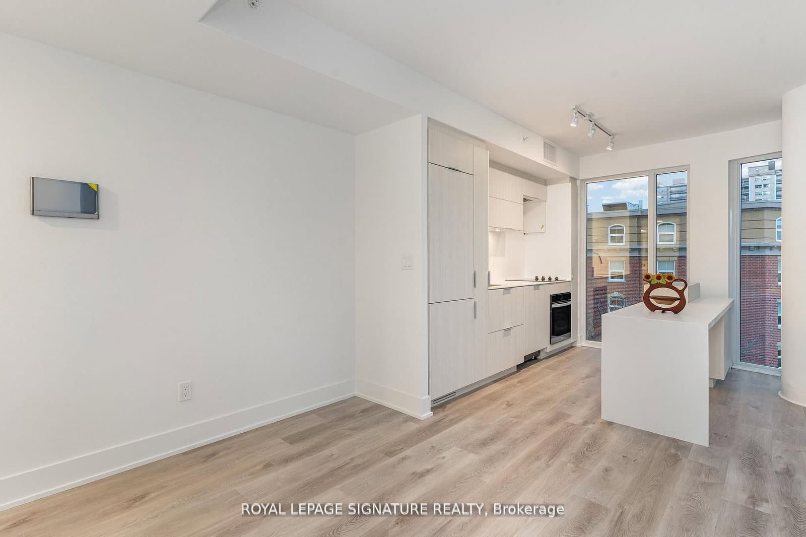 370 Martha Street, Unit 304 thumbnail 8