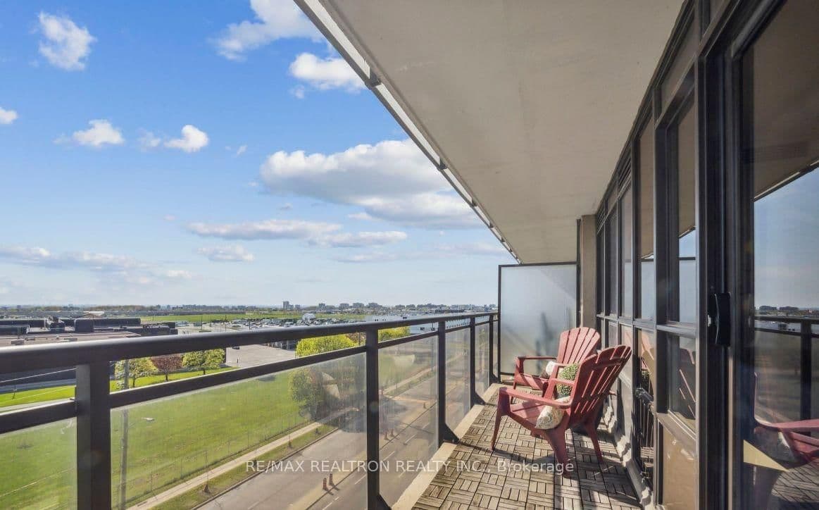 55 De Boers Drive, Unit 708 thumbnail 14