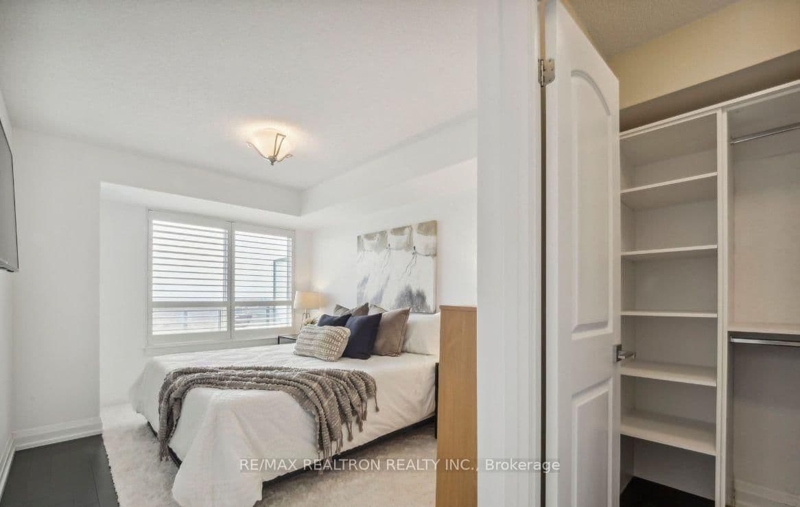 55 De Boers Drive, Unit 708 thumbnail 17