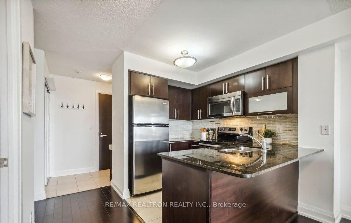 55 De Boers Drive, Unit 708 thumbnail 4