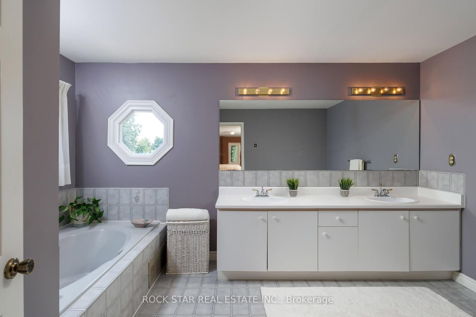 1807 Tattersall Way thumbnail 32