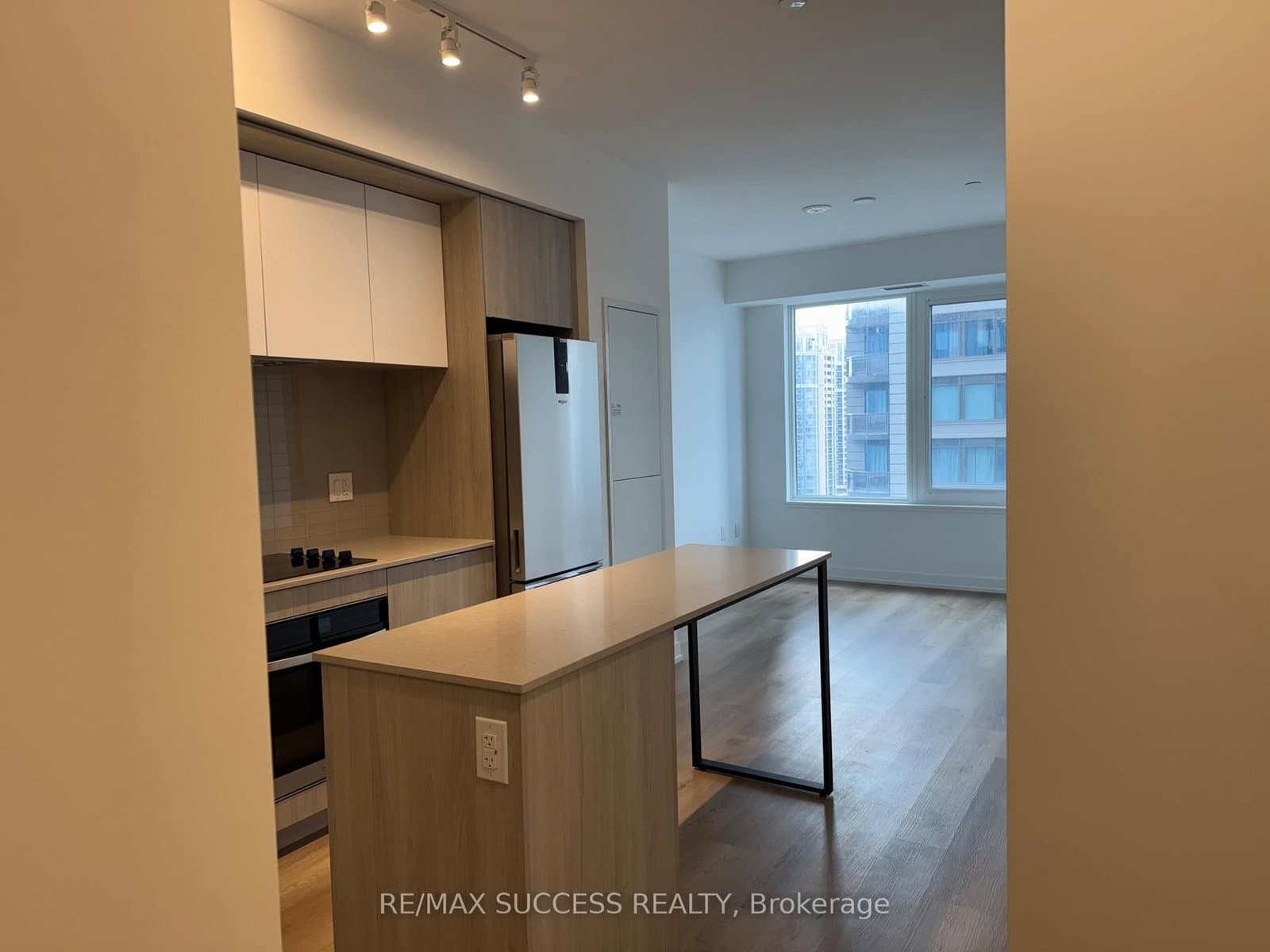 395 Square One Drive, Unit 1607 thumbnail 2