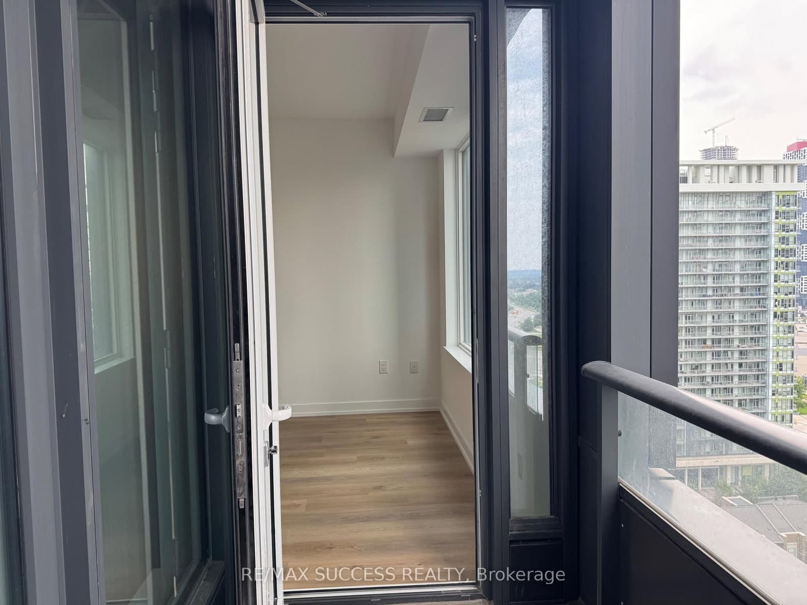 395 Square One Drive, Unit 1607 thumbnail 22