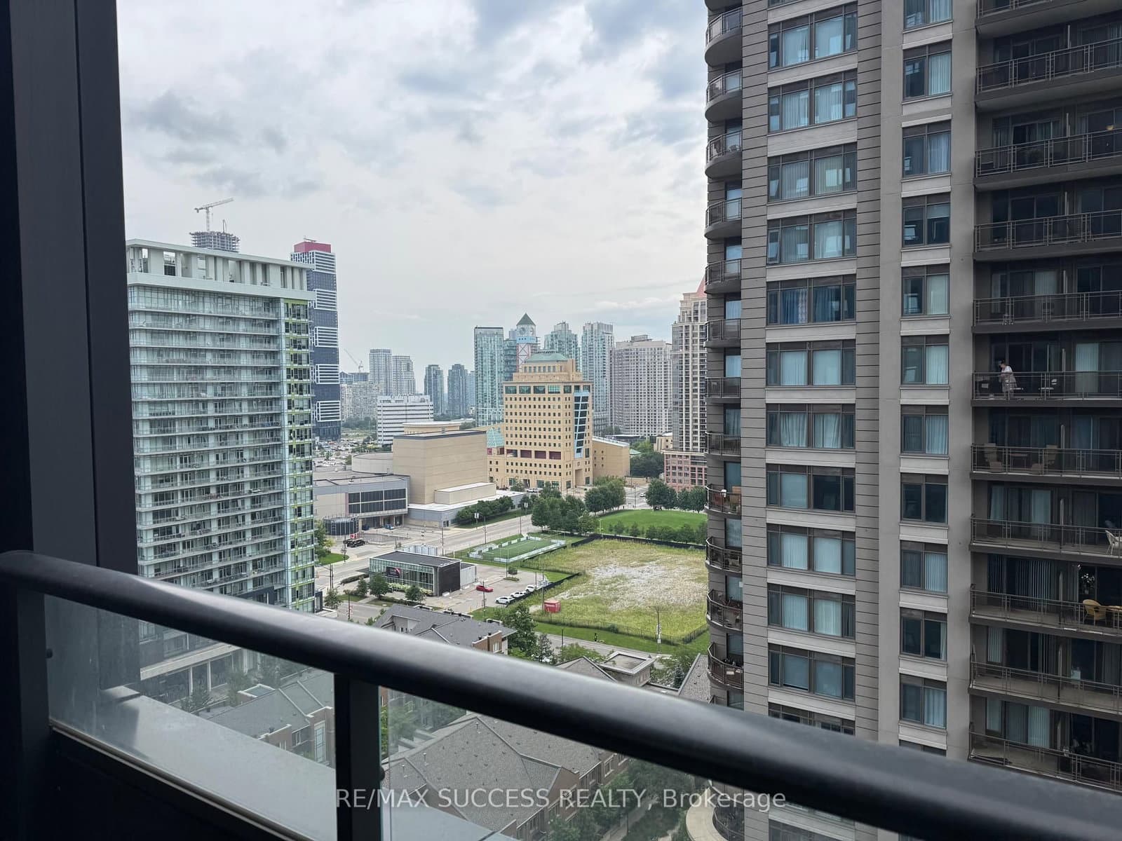 395 Square One Drive, Unit 1607 thumbnail 23