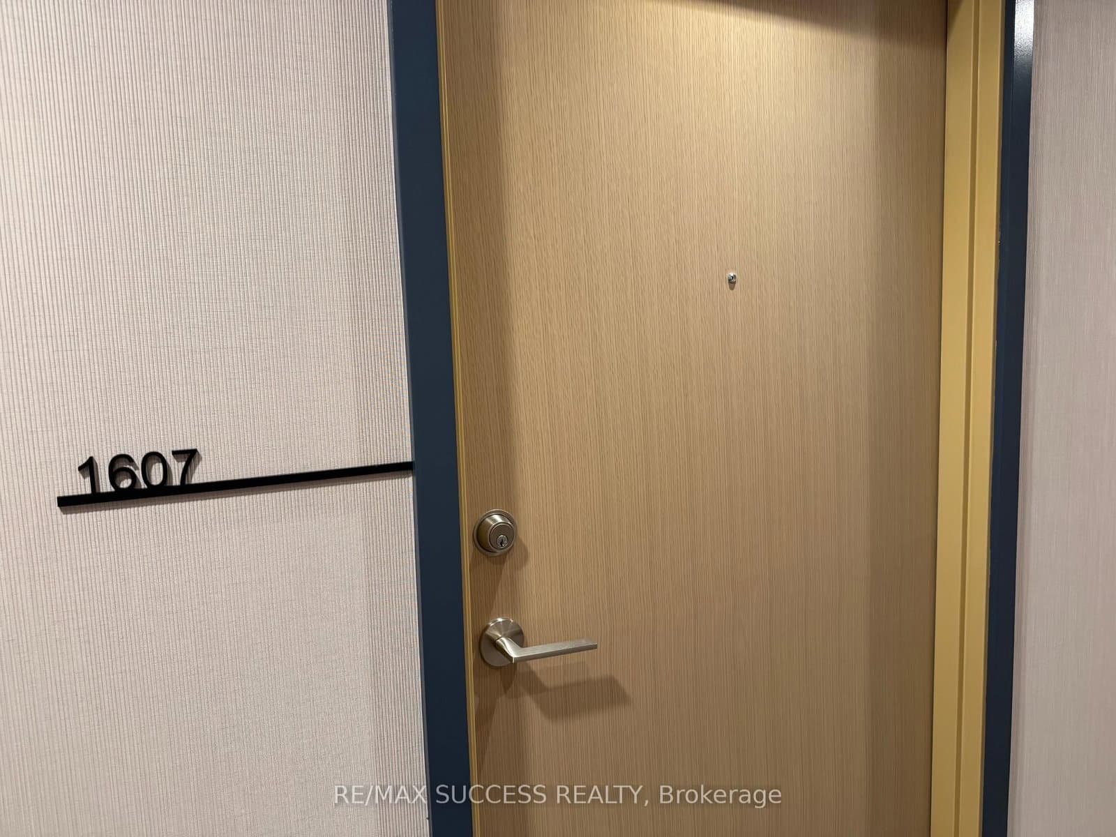 395 Square One Drive, Unit 1607 thumbnail 25