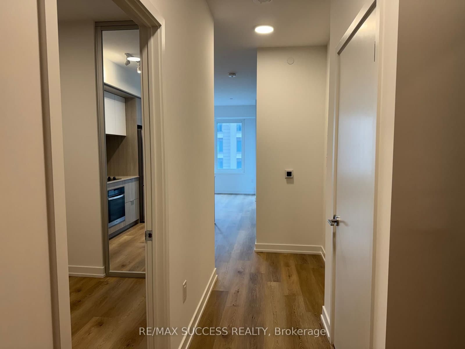 395 Square One Drive, Unit 1607 thumbnail 3