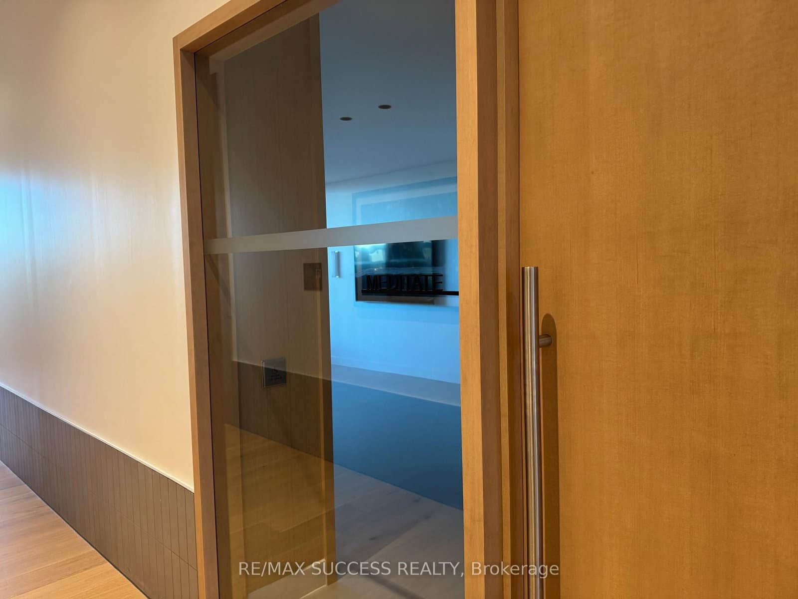 395 Square One Drive, Unit 1607 thumbnail 31