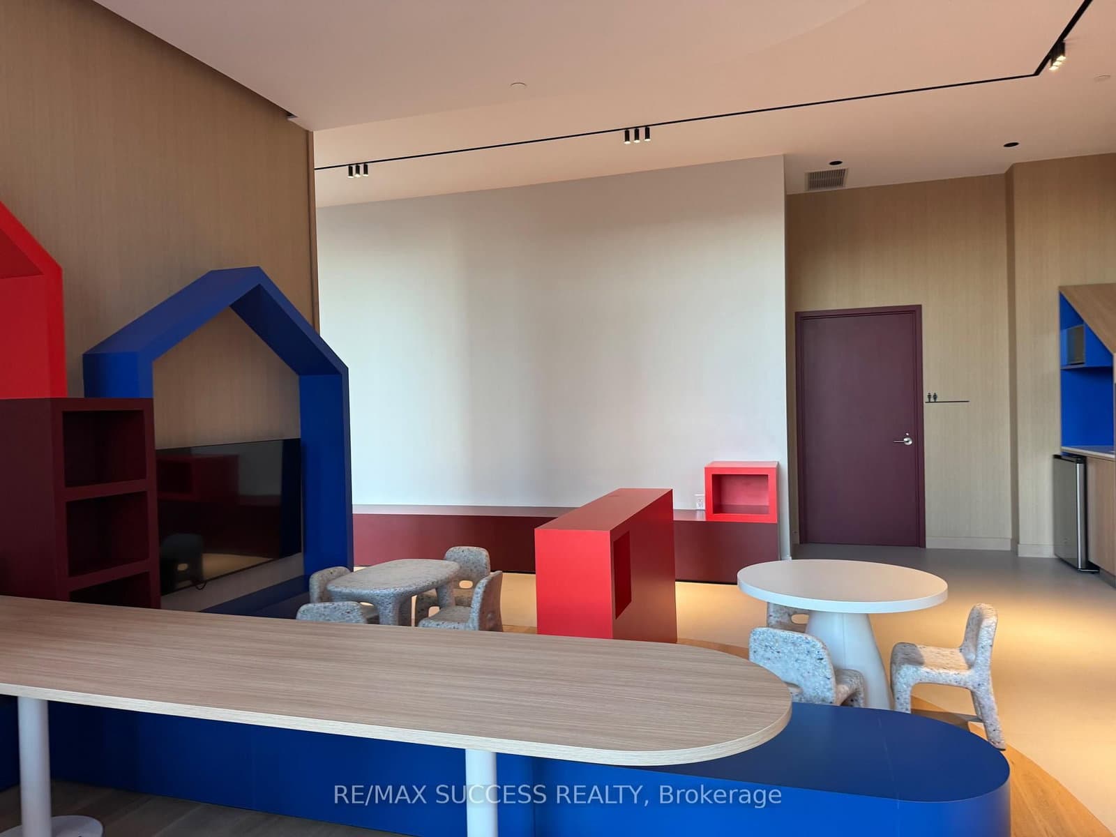 395 Square One Drive, Unit 1607 thumbnail 36