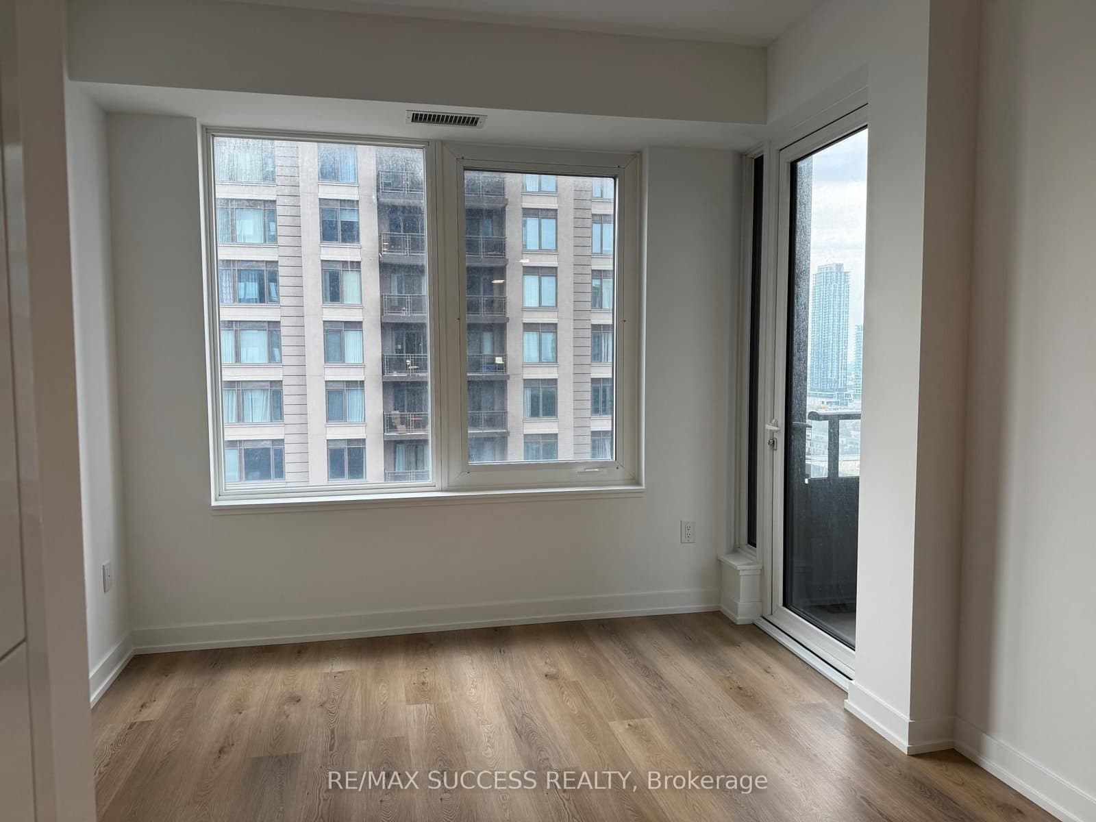 395 Square One Drive, Unit 1607 thumbnail 6