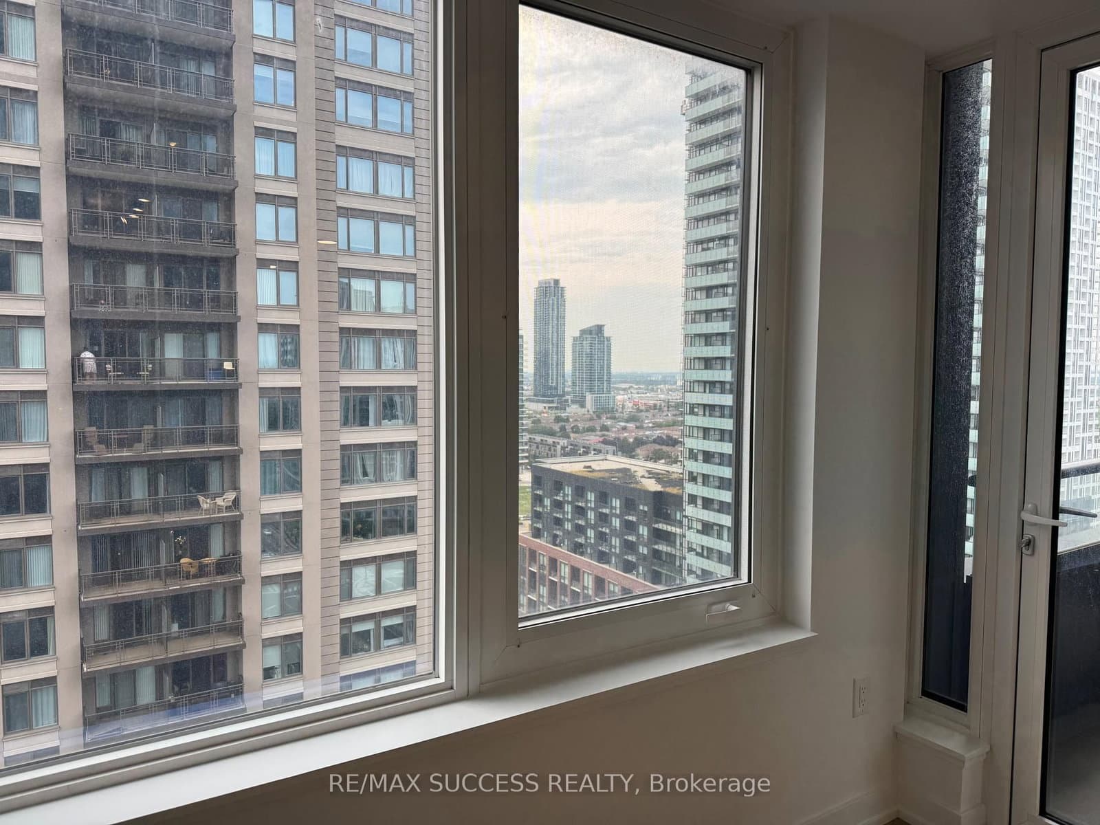 395 Square One Drive, Unit 1607 thumbnail 7