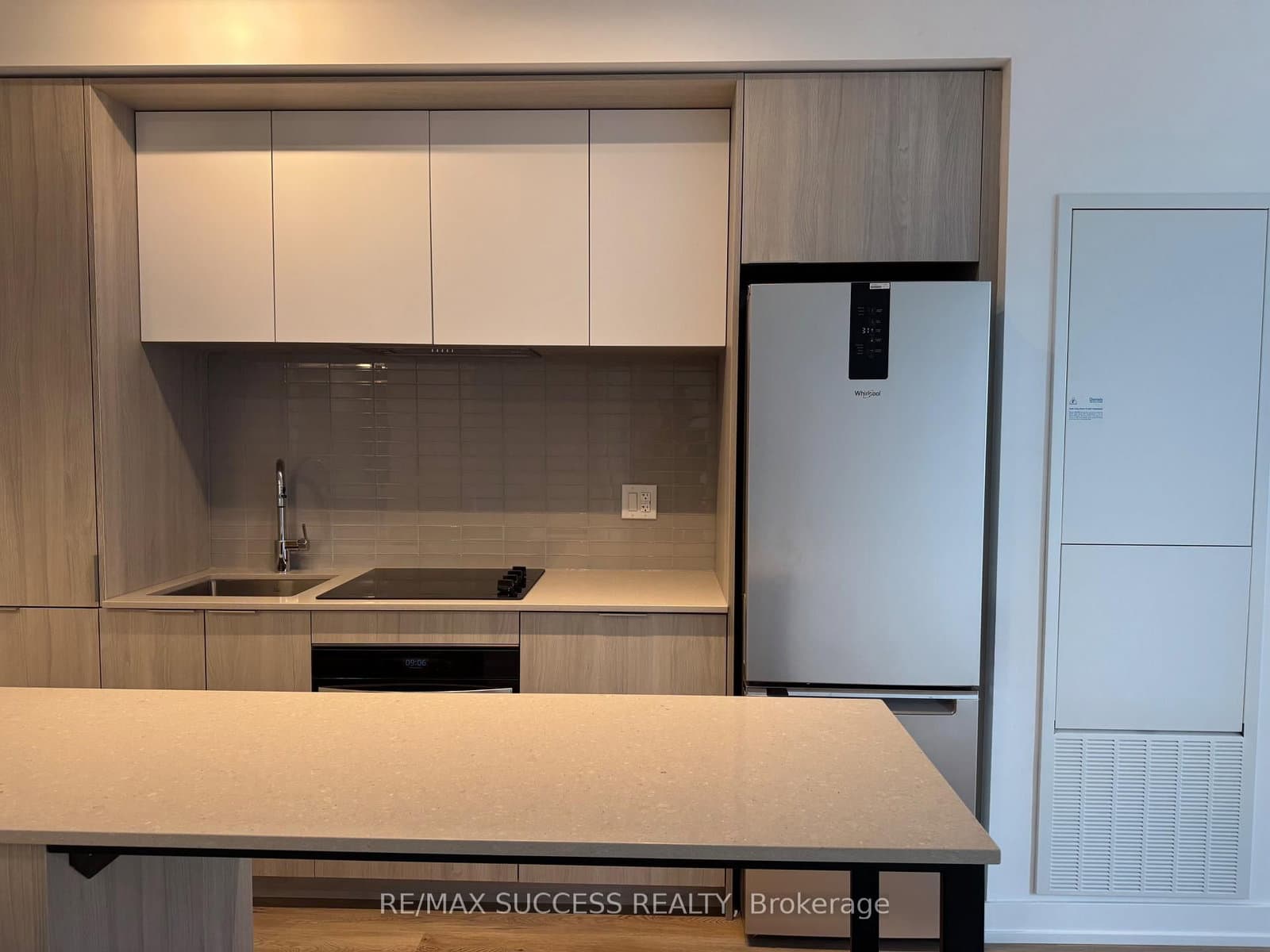 395 Square One Drive, Unit 1607 thumbnail 9