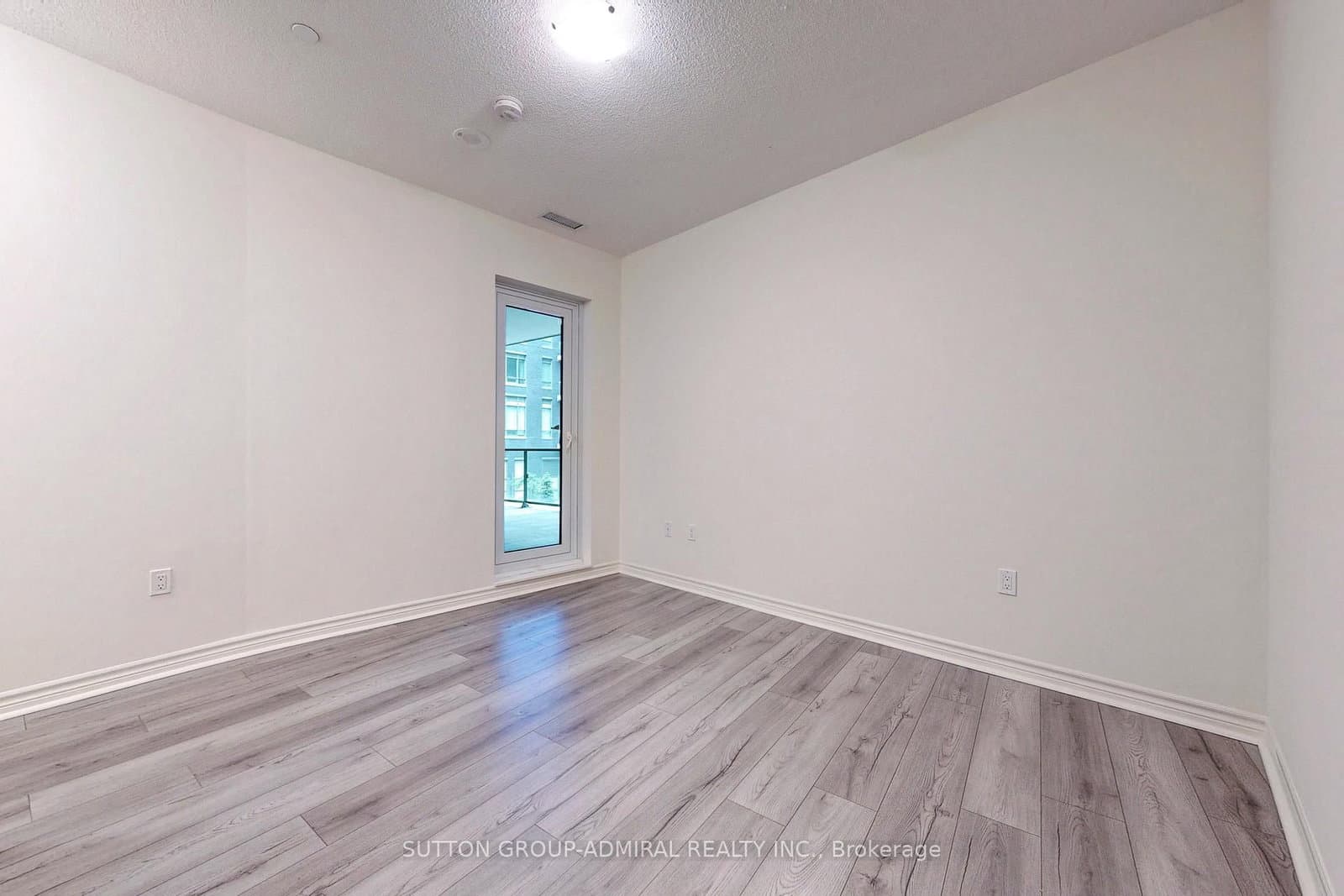 39 Annie Craig Drive, Unit 221 thumbnail 11