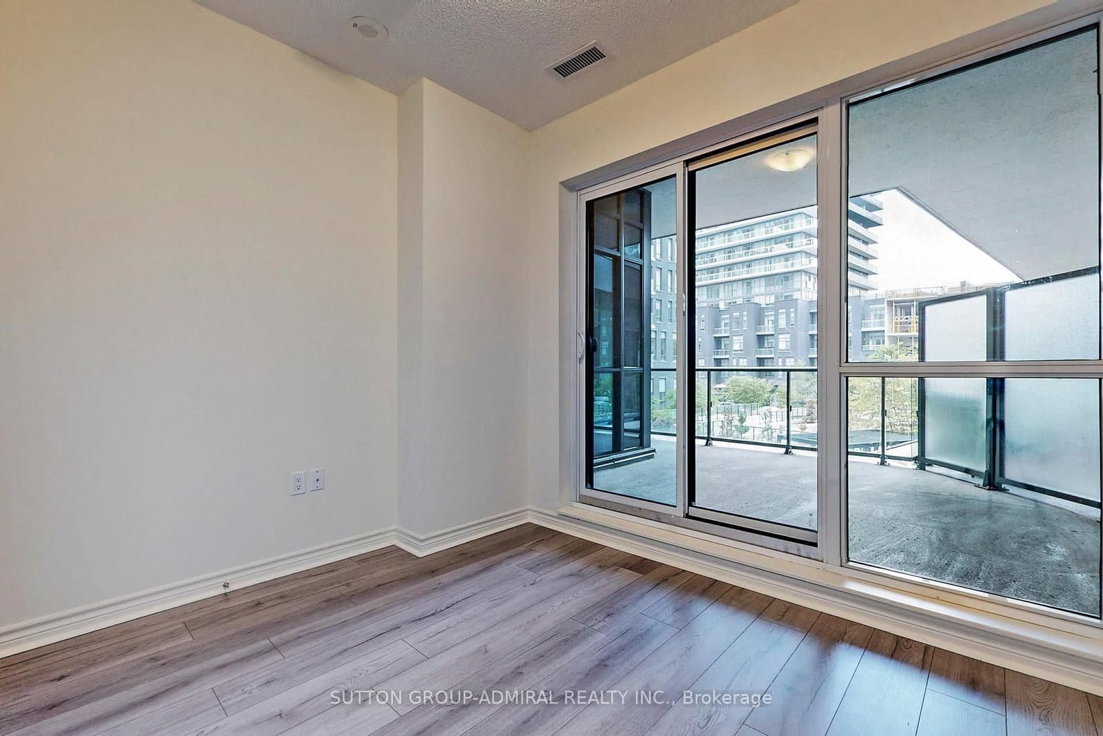 39 Annie Craig Drive, Unit 221 thumbnail 18