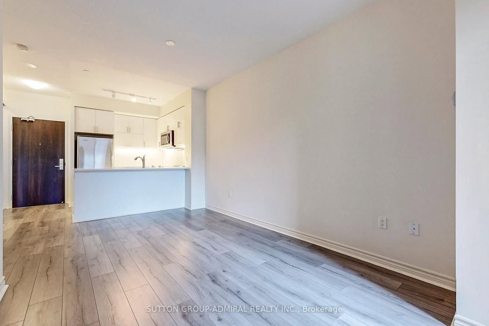39 Annie Craig Drive, Unit 221 thumbnail 4
