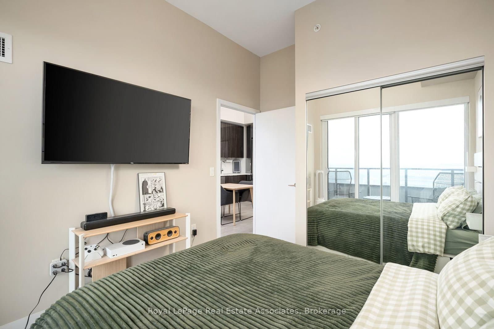 30 Shore Breeze Drive, Unit 6104 thumbnail 22