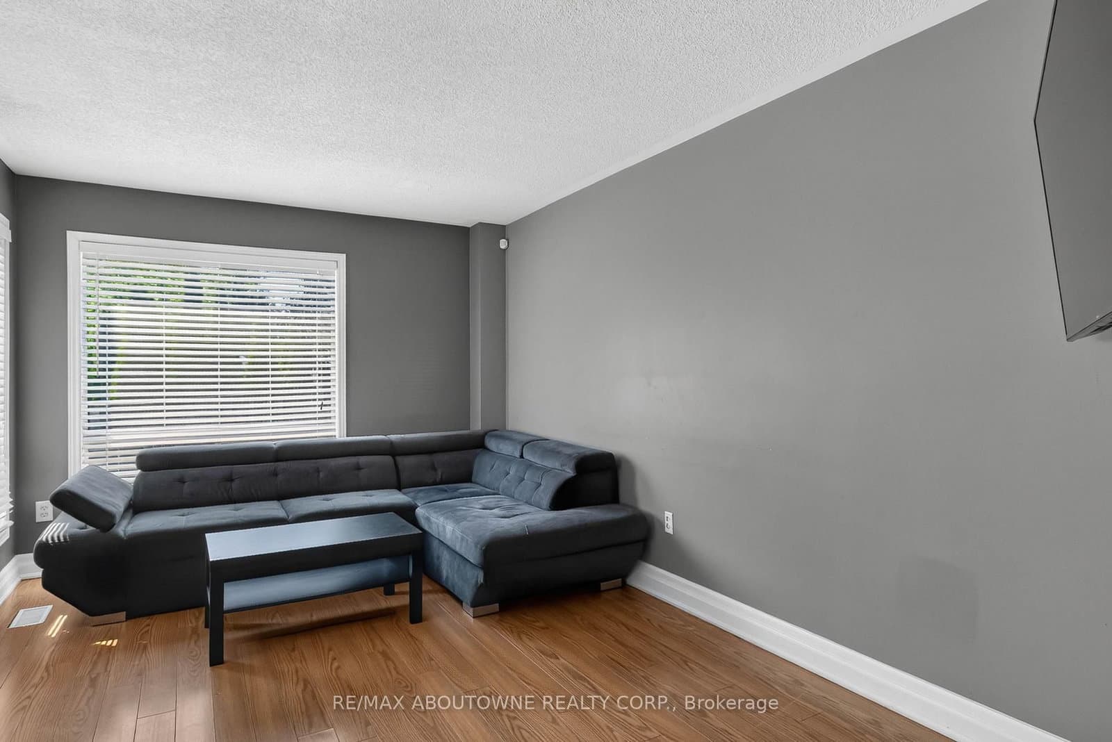 5233 Thornburn Drive thumbnail 13