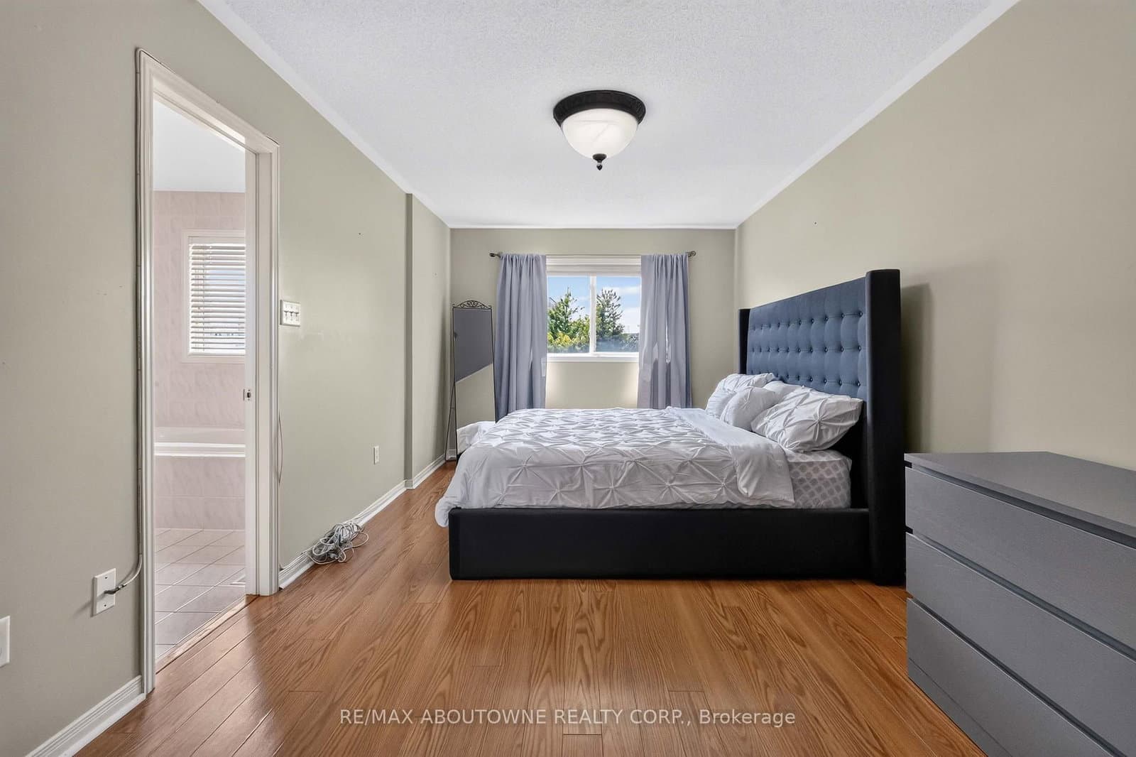 5233 Thornburn Drive thumbnail 18