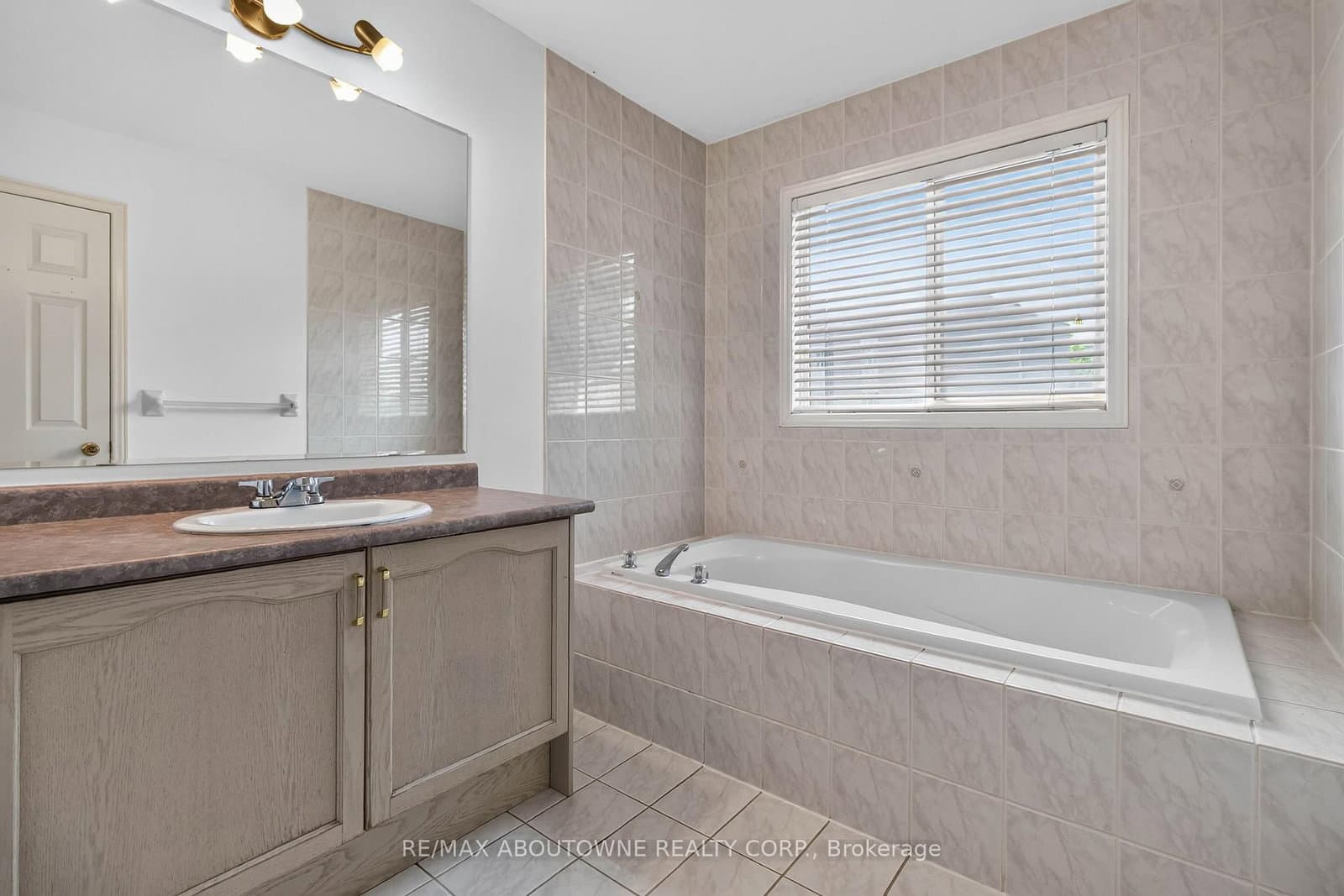 5233 Thornburn Drive thumbnail 21