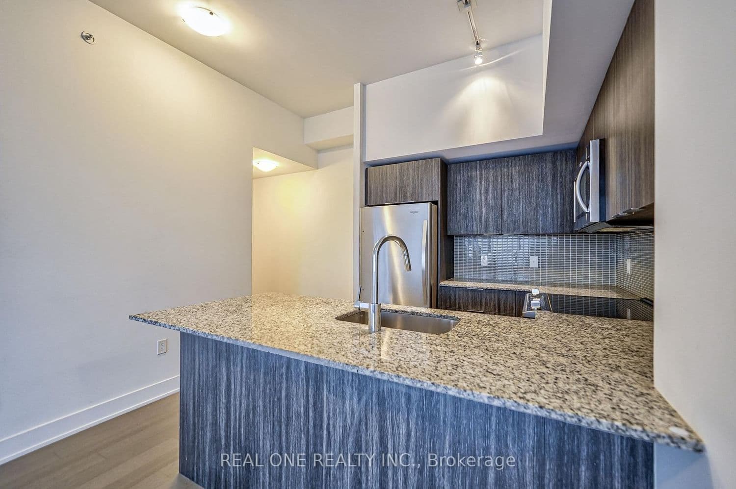 30 Shore Breeze Drive, Unit 231 thumbnail 6