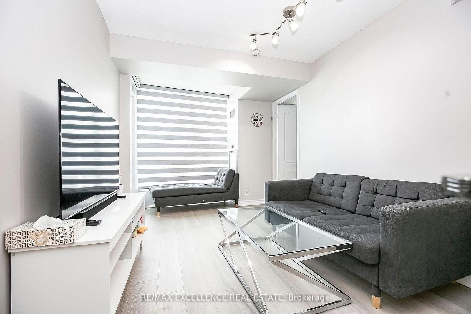 33 Elm Drive, Unit 2102 thumbnail 16