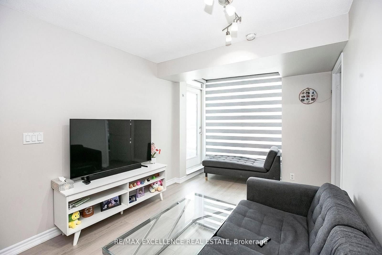 33 Elm Drive, Unit 2102 thumbnail 17