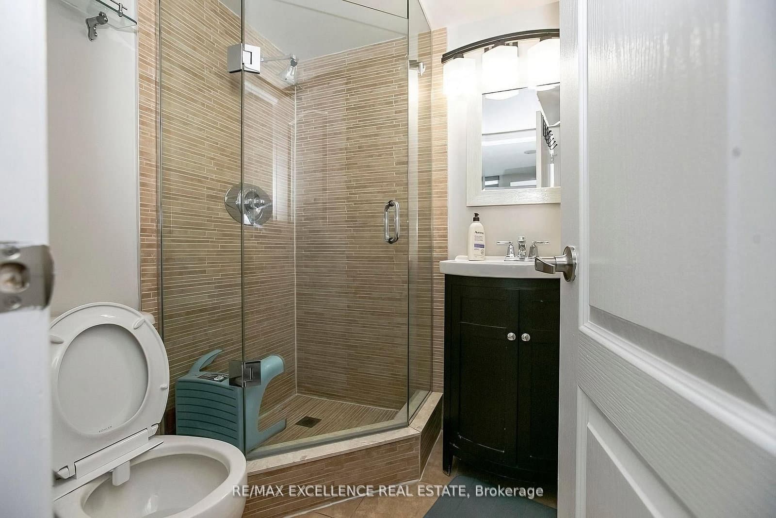 33 Elm Drive, Unit 2102 thumbnail 26
