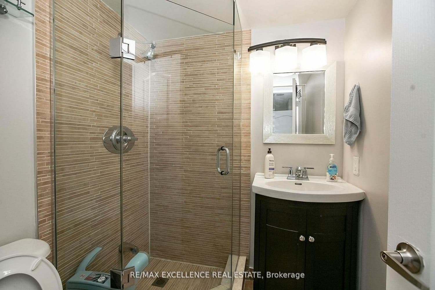 33 Elm Drive, Unit 2102 thumbnail 27