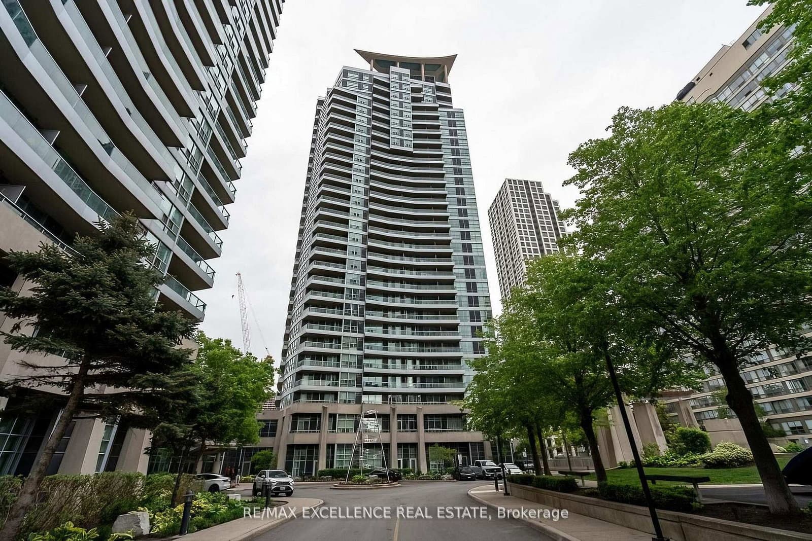 33 Elm Drive, Unit 2102 thumbnail 5