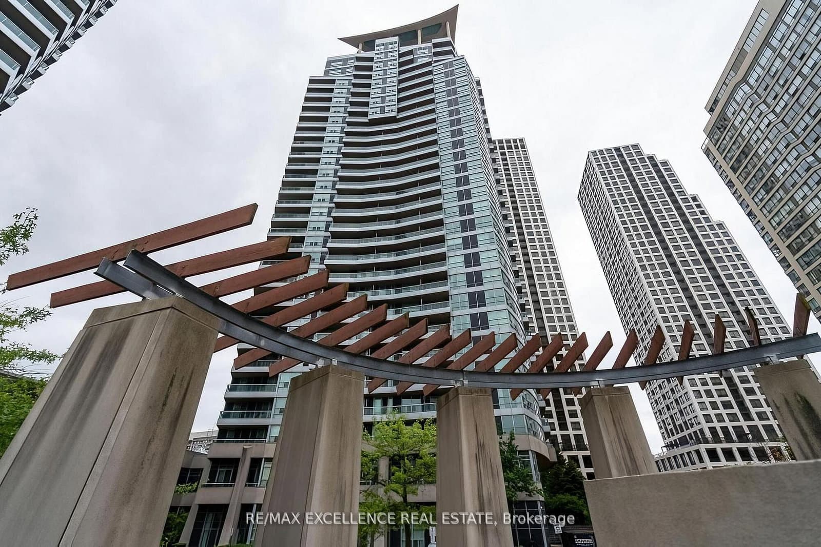 33 Elm Drive, Unit 2102 thumbnail 6